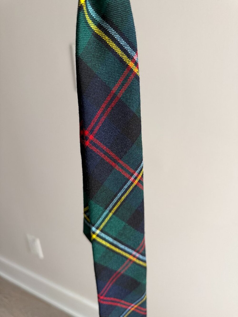 J.Crew Men's Green Navy Red Yellow Tartan Plaid Classic Necktie